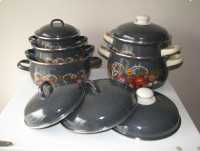 Solidne czeskie garnki emaliowane z czasów PRL z pokrywkami  komplet 5 garnków 