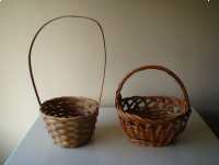 Ozdobny koszyk wiklinowy – osłonka na kwiaty, święconkę wielkanocną 